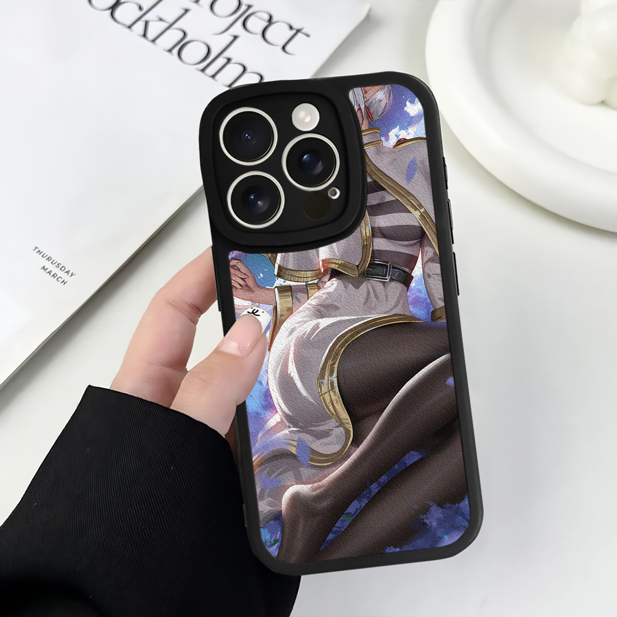 （画像用） 葬送のフリーレン Frieren 【iPhone 16シリーズ対応】シリコンスマホケース（レザー調） 材質：シリコン